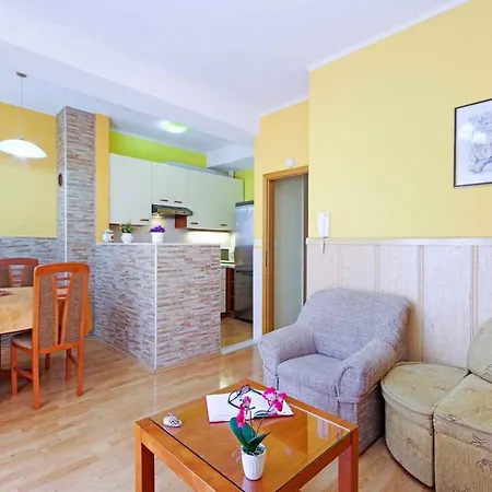 In 6683 Makarska