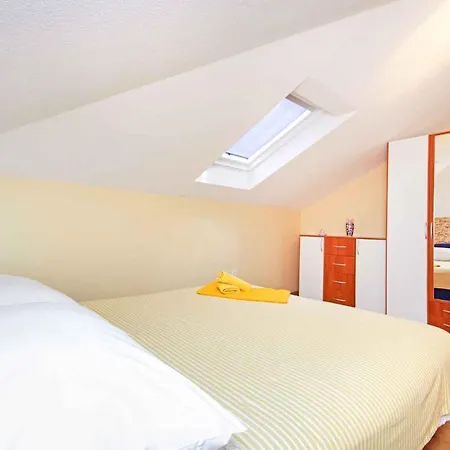 Apartment In 6683 Makarska