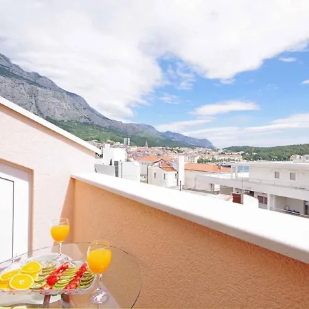 Apartment In 6683 Makarska