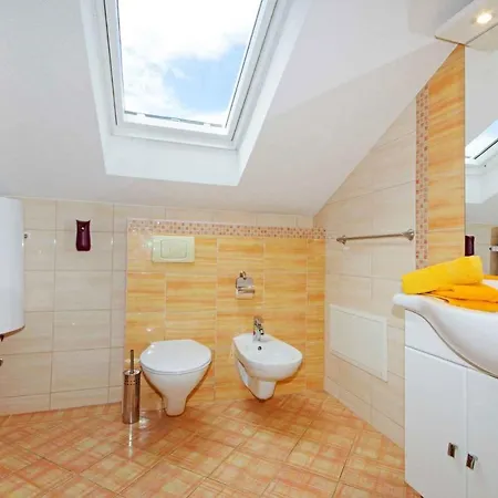 Apartamento In 6683 Makarska