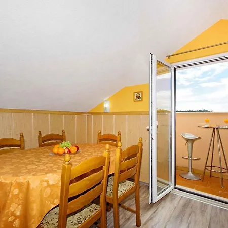 Apartment In 6683 Makarska